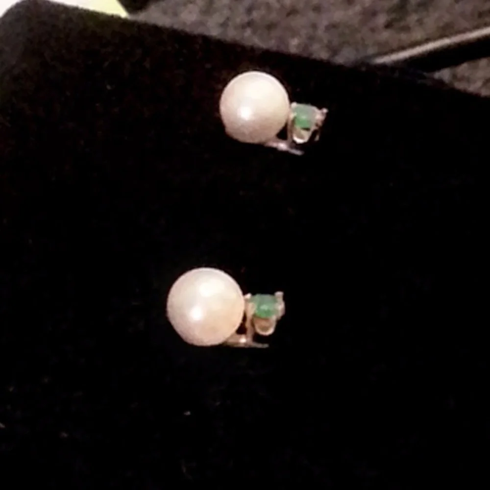 Natural 5mm Pearl 2mm Emerald 14KT Stud Earrings